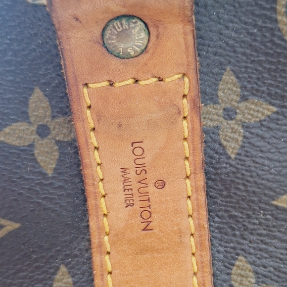 Louis Vuitton vintage travel duffle bag with accessories - Picture 5 of 16